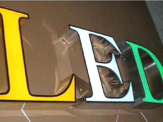 九龙坡区介绍LED招牌的基础知识。