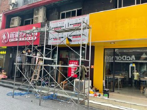 九龙坡区制作广告招牌如何避免它发黄？